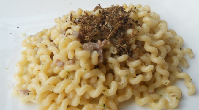 fusilli tartufo e salsiccia