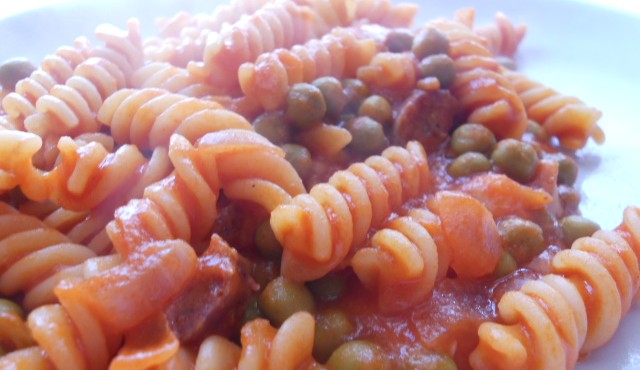 fusilli piselli e caciotta