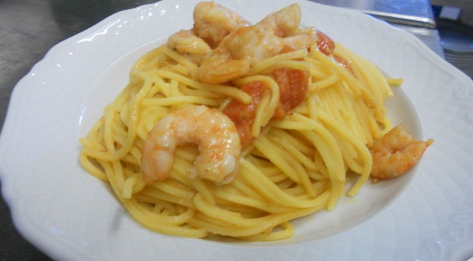 chitarra mazzancolle e crema di fave 009